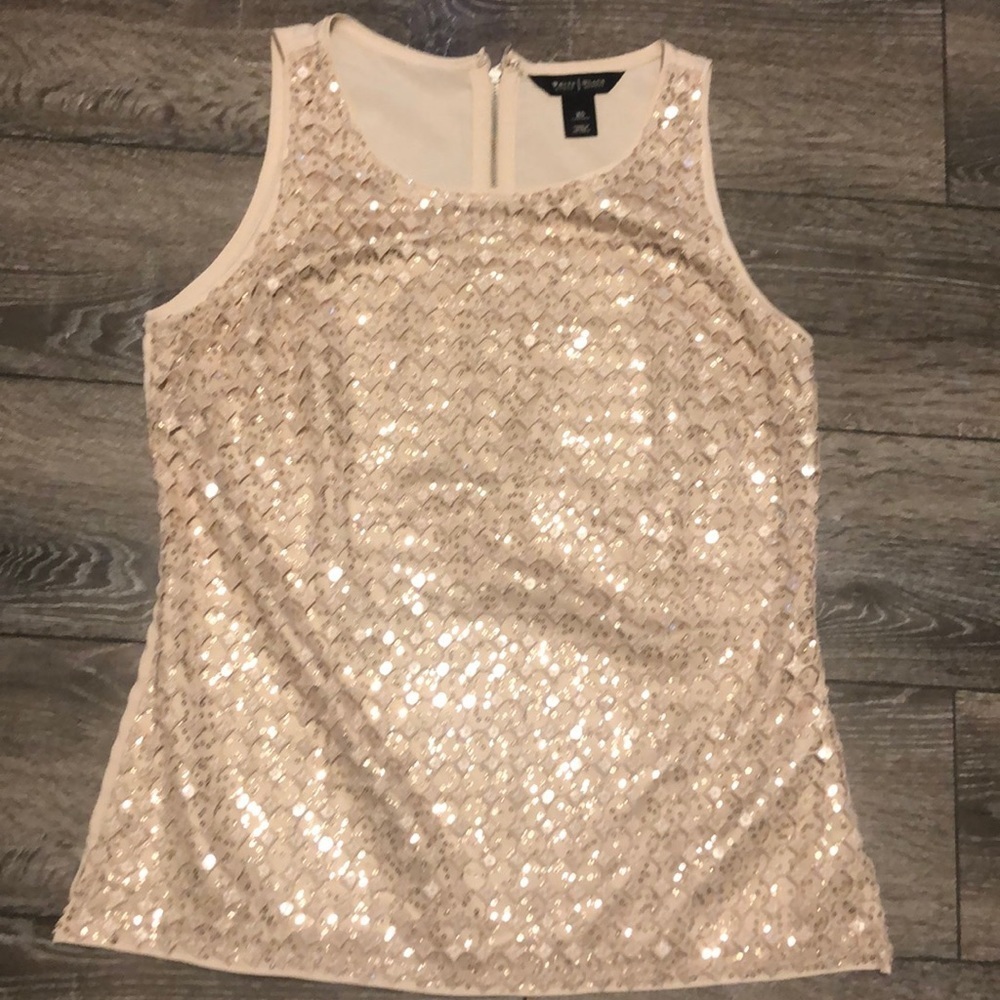 Women’s White House Black Market top size XS